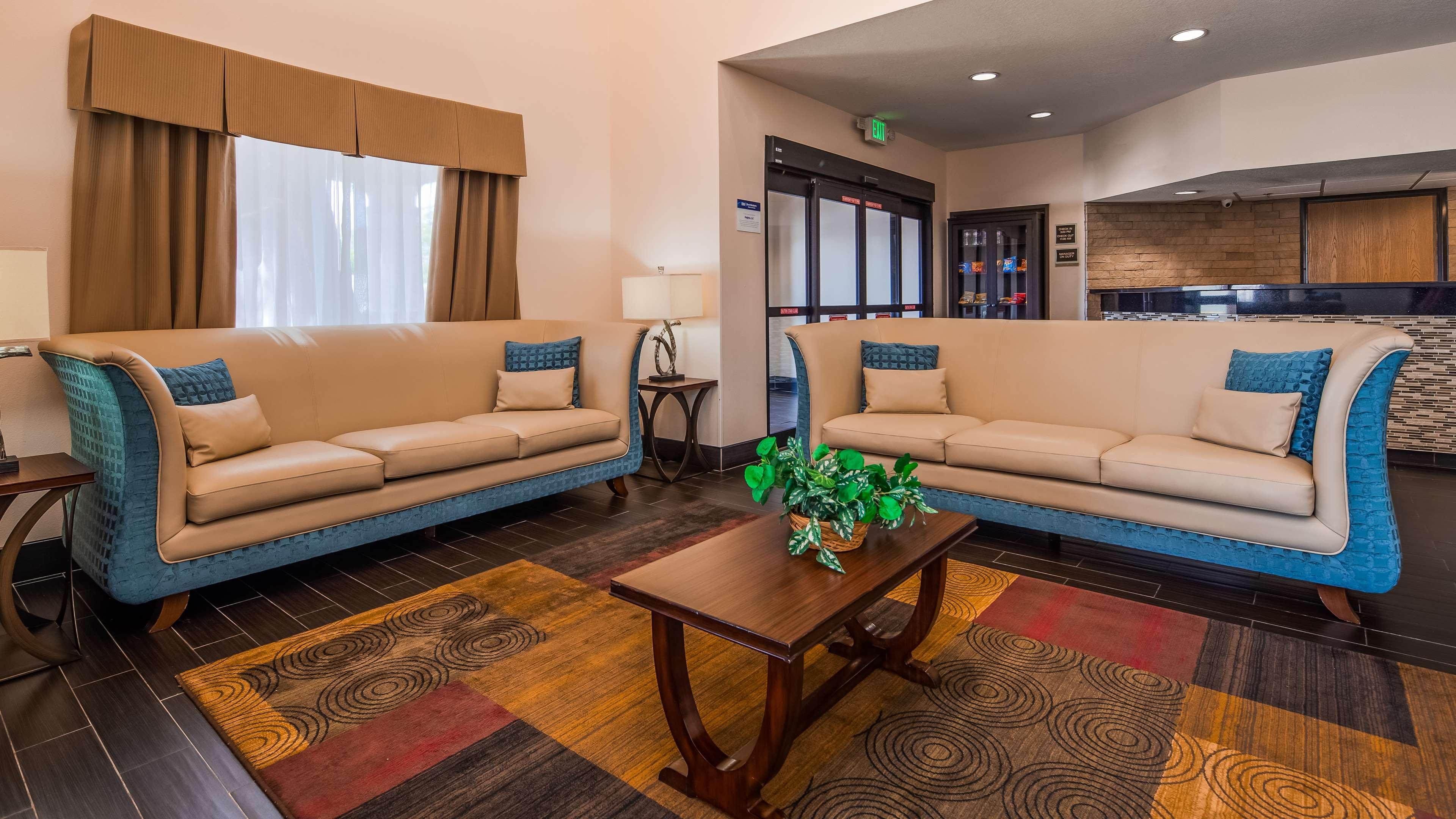 Best Western Plus - Wendover Inn Екстер'єр фото
