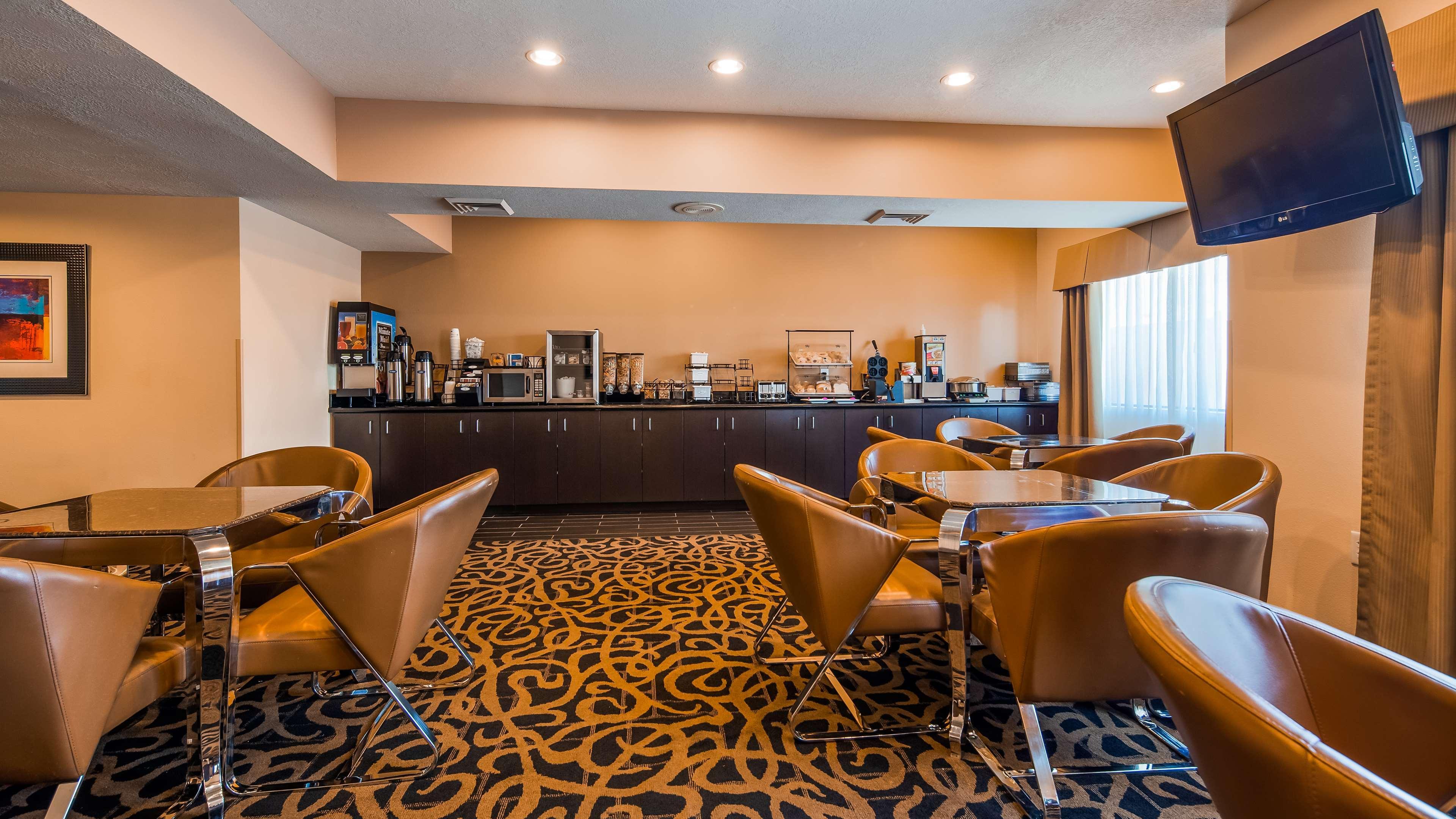 Best Western Plus - Wendover Inn Екстер'єр фото