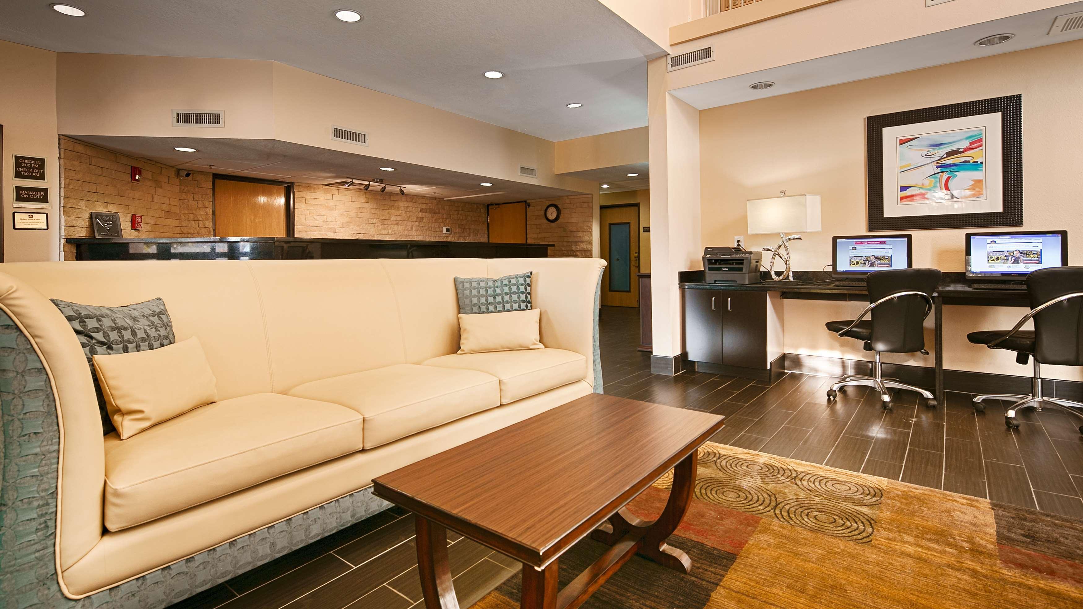 Best Western Plus - Wendover Inn Екстер'єр фото