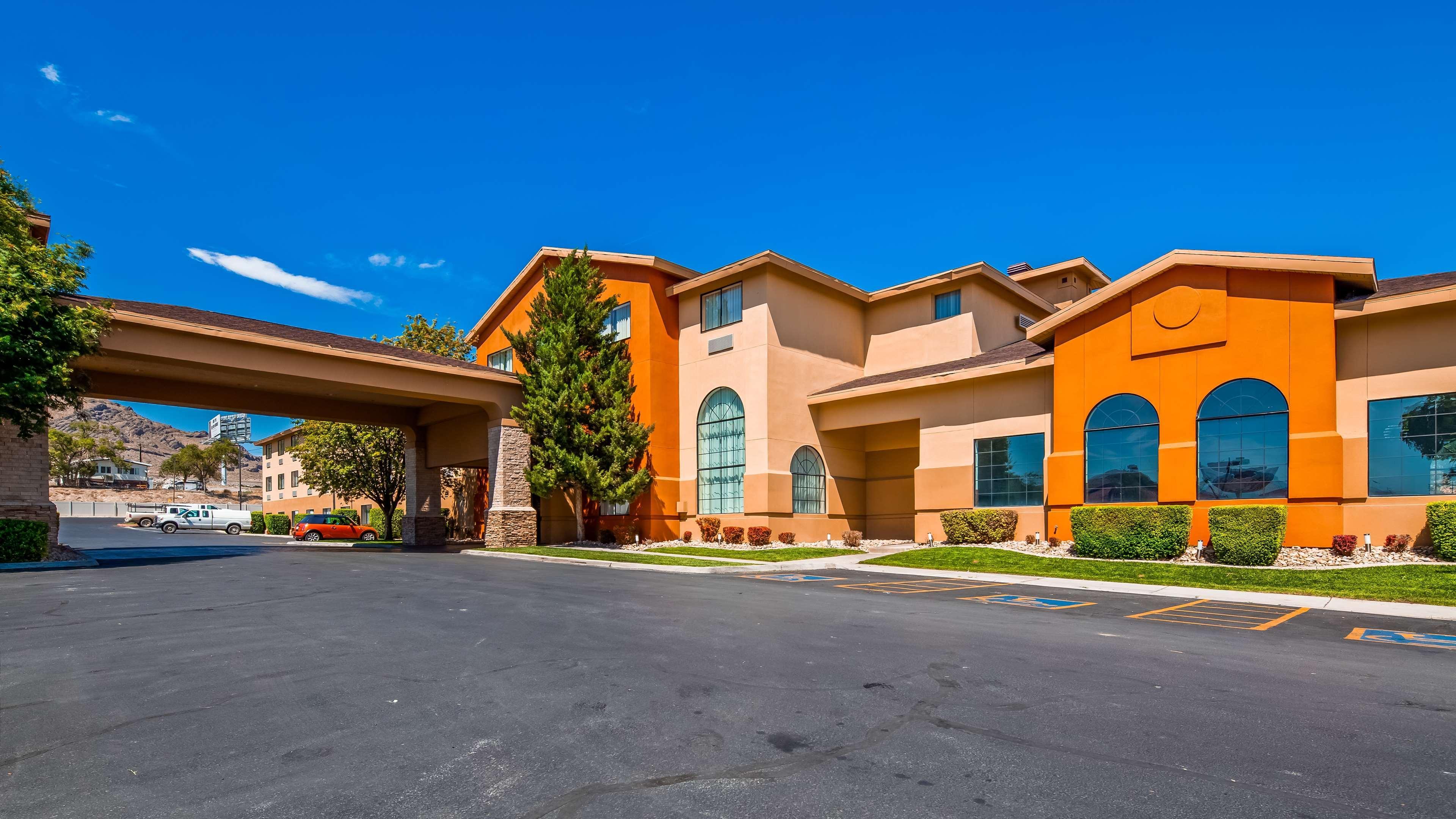 Best Western Plus - Wendover Inn Екстер'єр фото