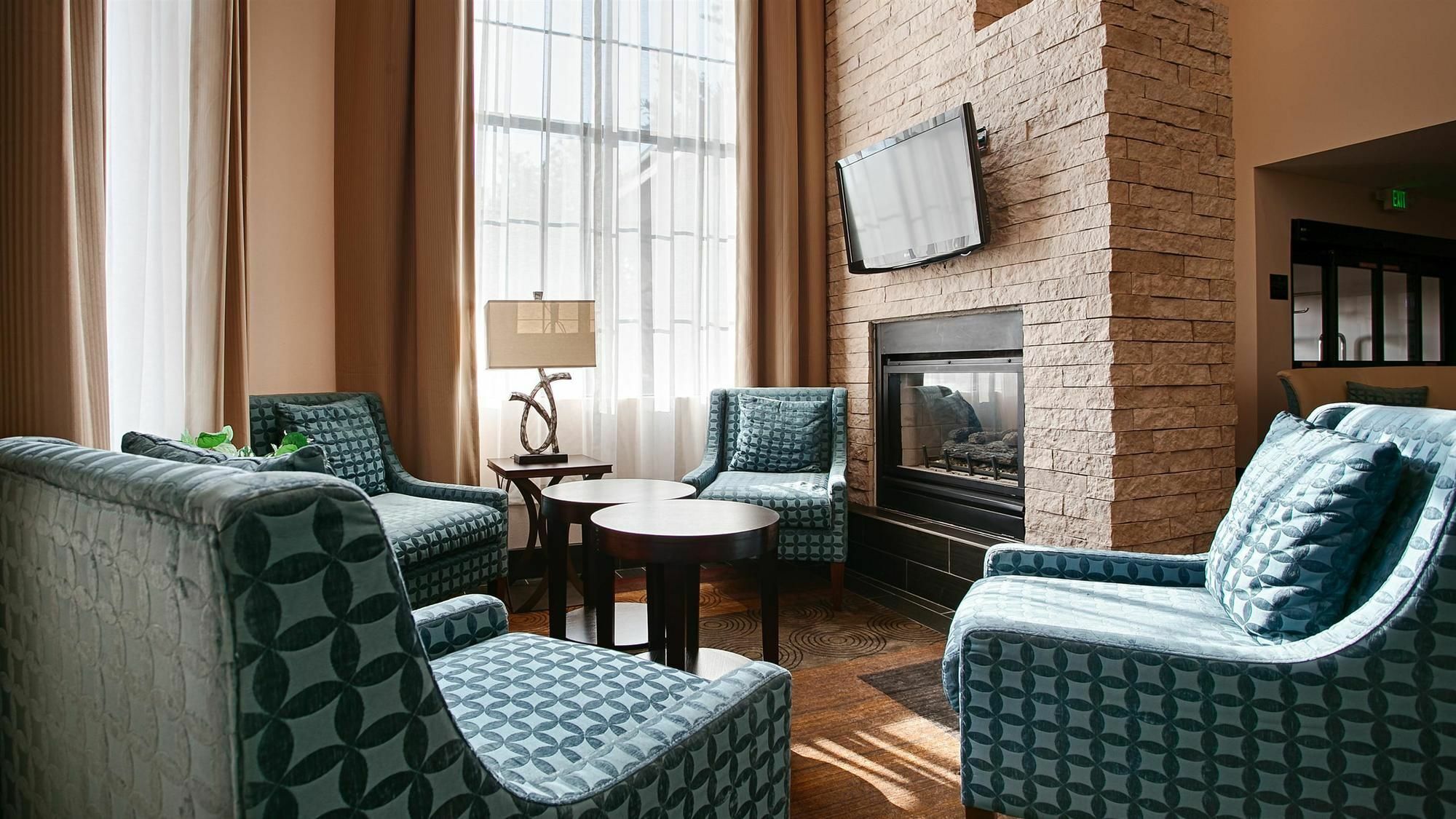 Best Western Plus - Wendover Inn Екстер'єр фото